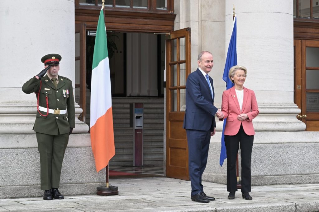 Von der Leyen in visita in Irlanda