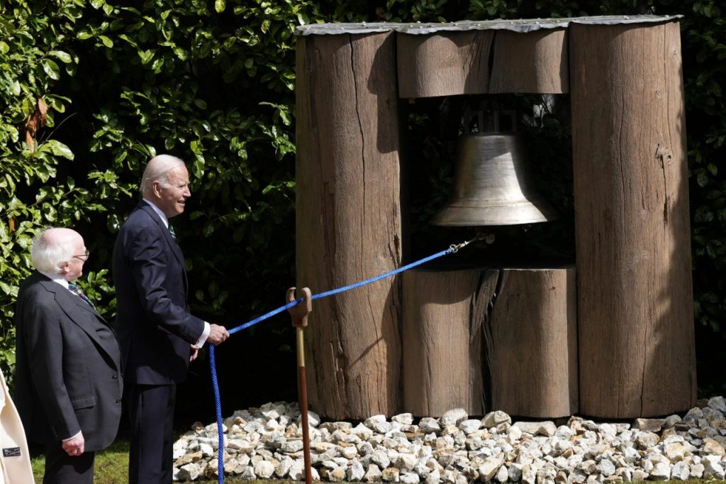 Biden suona la campana della pace