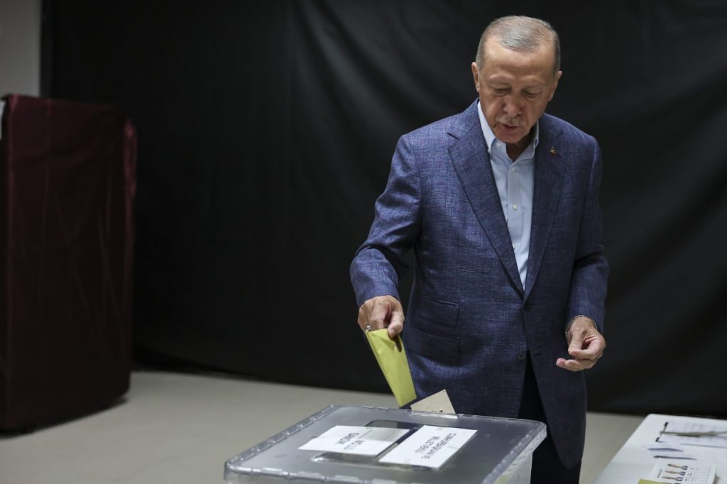 Elezioni Turchia, Tayyip Erdogan al voto