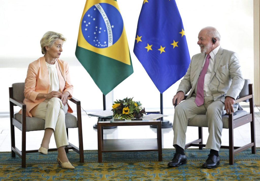 Von der Leyen con il presidente brasiliano Lula