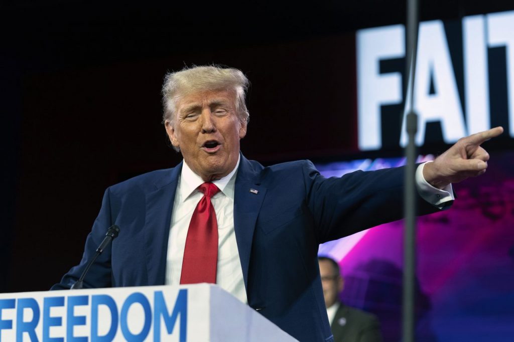 Un comizio dell'ex presidente americano Trump a Washington
