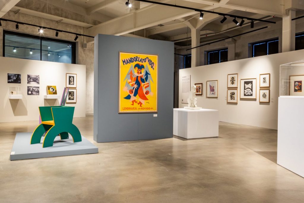 Installation view: “Fortunato Depero. Fame di Futurismo, sete d’America”, a cura di Luca Bochicchio e Federico Zanoner, EARTH Foundation 2024, Foto Nicolò Lucchi