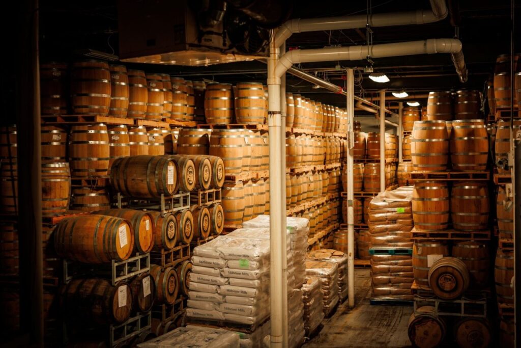I barili di whiskey di FEW Spirits (credits FEW Spirits)