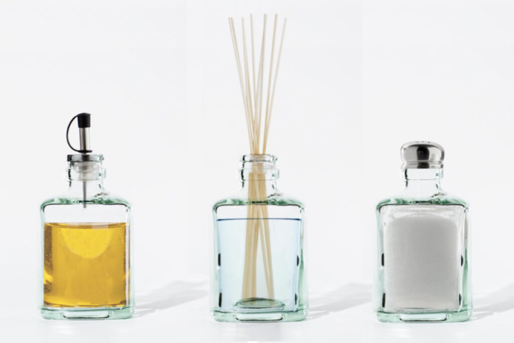 I gadget di Match Tonic applicati alle bottigliette (credits Compagnia dei Caraibi)