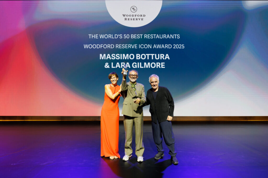 W50BR25 Woodford Reserve Icon Award