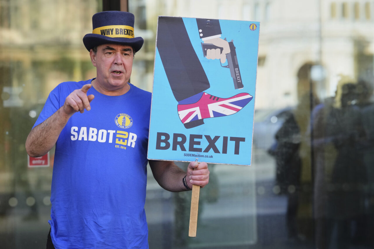 Dieci anni fa la Brexit, una storia di autolesionismo
