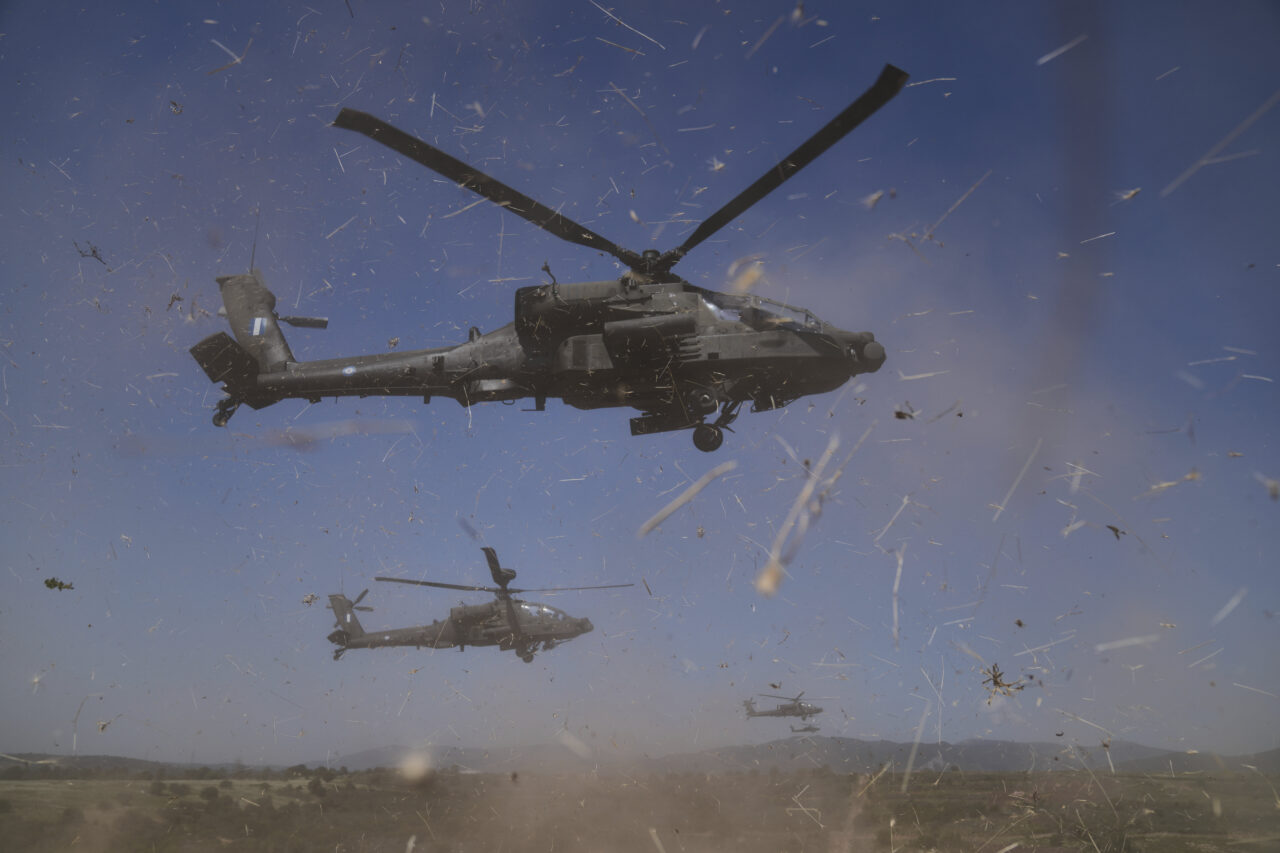 l8217apache abbattuto vicino all8217oman racconta la nuova era del combattimento aereo da Linkiesta.it l8217apache abbattuto vicino all8217oman racconta la nuova era del combattimento aereo