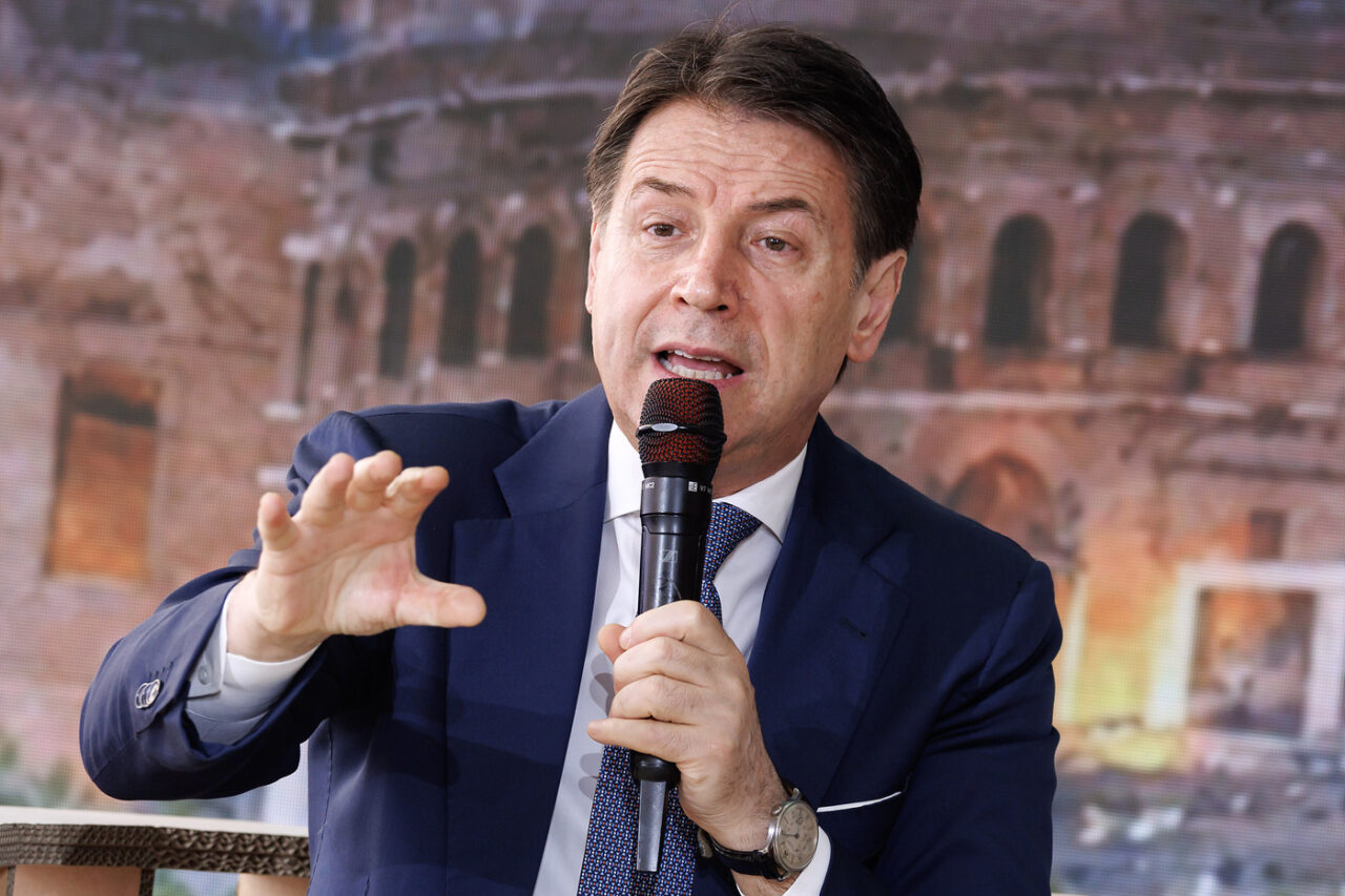 l8217indecente ipocrisia di conte sull8217ucraina da Linkiesta.it l8217indecente ipocrisia di conte sull8217ucraina