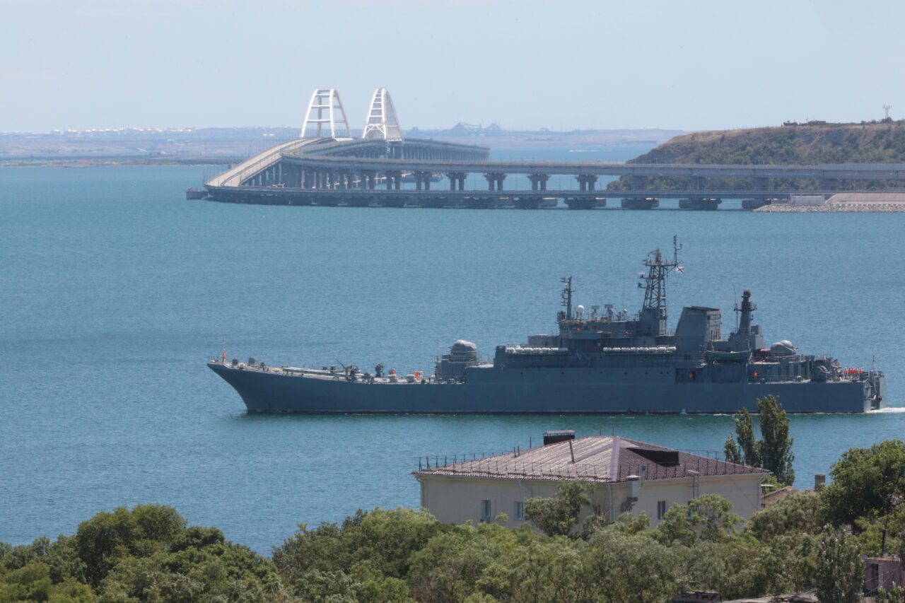 la crimea resta senza carburante e kyjiv stringe il cappio attorno alla penisola da Linkiesta.it la crimea resta senza carburante e kyjiv stringe il cappio attorno alla penisola