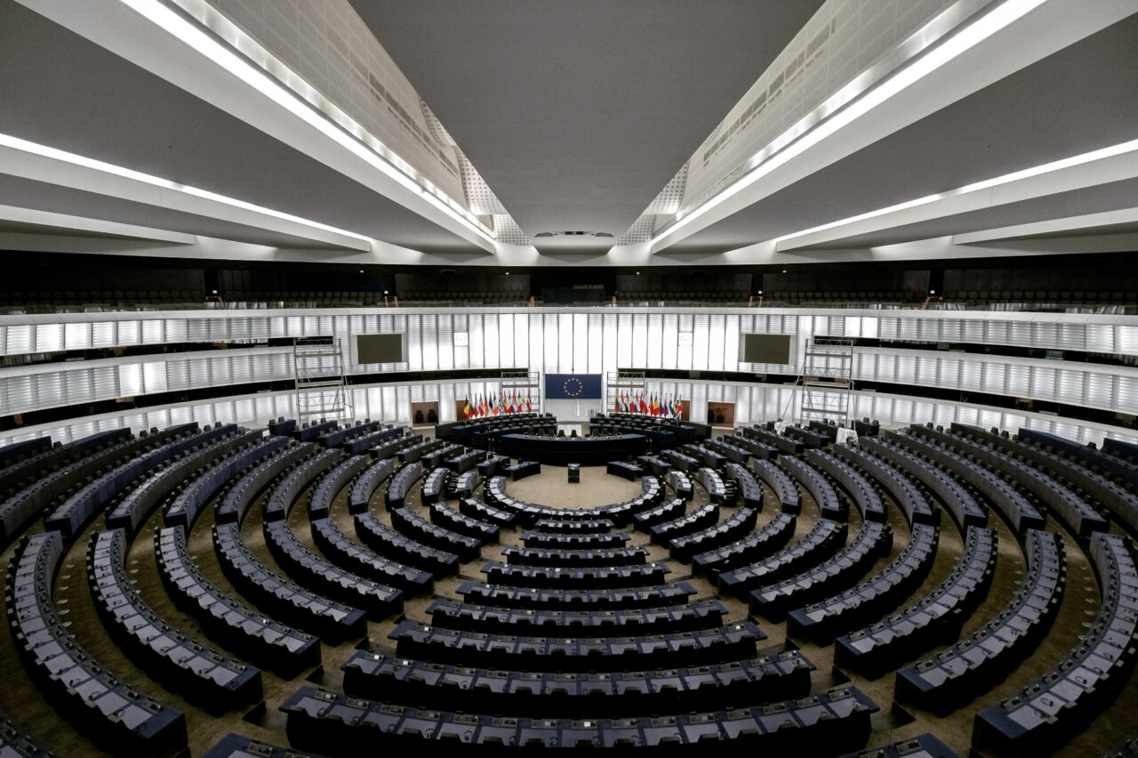 Il Parlamento europeo ha respinto la proposta della Commissione sulle accise del tabacco