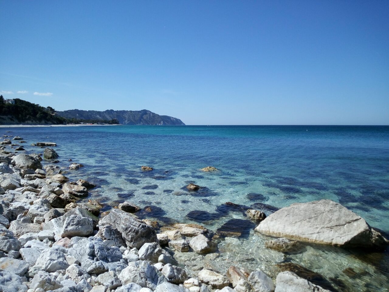 l8217anatomia di una diaspora vissuta tra i silenzi di una casa sul mare da Linkiesta.it l8217anatomia di una diaspora vissuta tra i silenzi di una casa sul mare