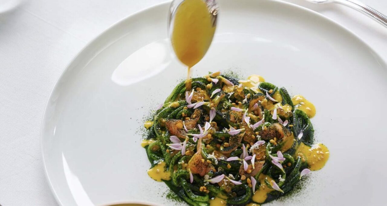 Cos’è e come funziona la guida dei gastronomi più fissati del mondo