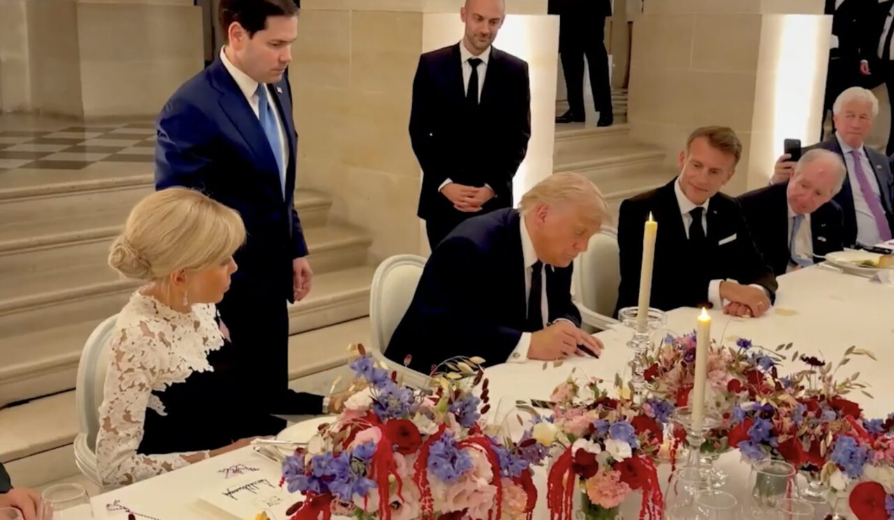 Trump ha firmato l’accordo con l’Iran, e il conto lo paga Washington