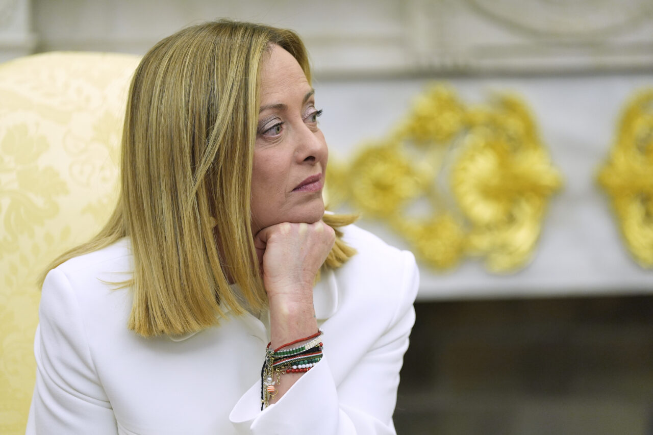 una meloni piccola piccola va al vertice nato dove non conta nulla da Linkiesta.it una meloni piccola piccola va al vertice nato dove non conta nulla