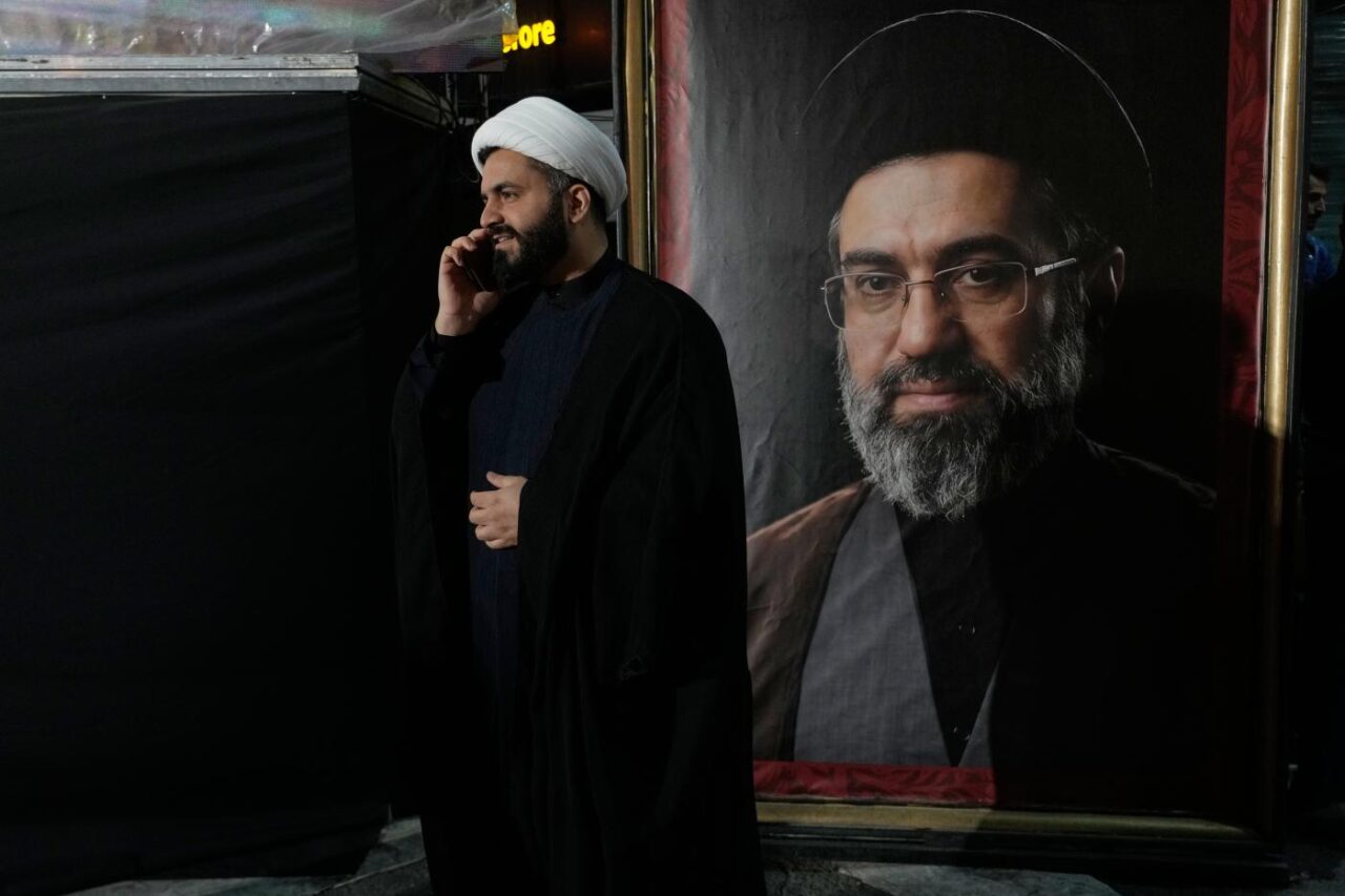 mojtaba khamenei si comporta come se fosse il dodicesimo imam da Linkiesta.it mojtaba khamenei si comporta come se fosse il dodicesimo imam