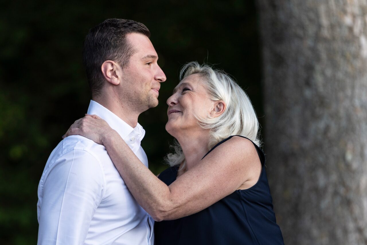 bardella 232 il volto da premier con cui le pen vuole rassicurare i francesi da Linkiesta.it bardella 232 il volto da premier con cui le pen vuole rassicurare i francesi