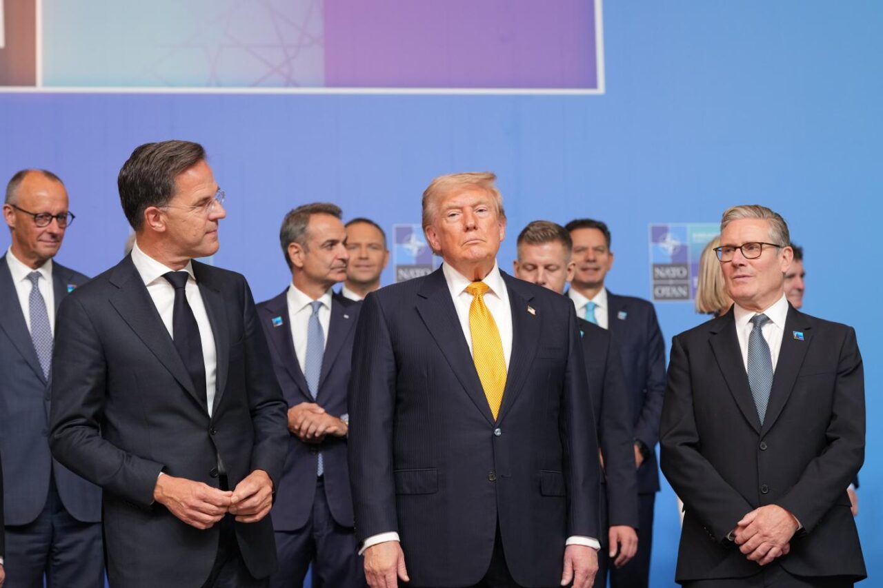 trump attacca tutti al vertice nato ma poi firma una dichiarazione che rassicura gli alleati da Linkiesta.it trump attacca tutti al vertice nato ma poi firma una dichiarazione che rassicura gli alleati