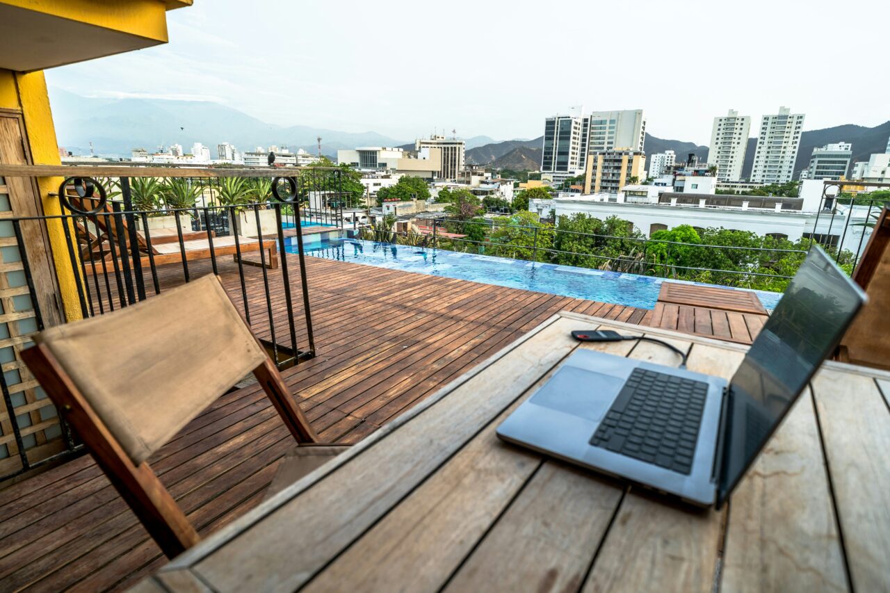 abbiamo trasformato lo smartworking in un privilegio da ostentare da Linkiesta.it abbiamo trasformato lo smartworking in un privilegio da ostentare